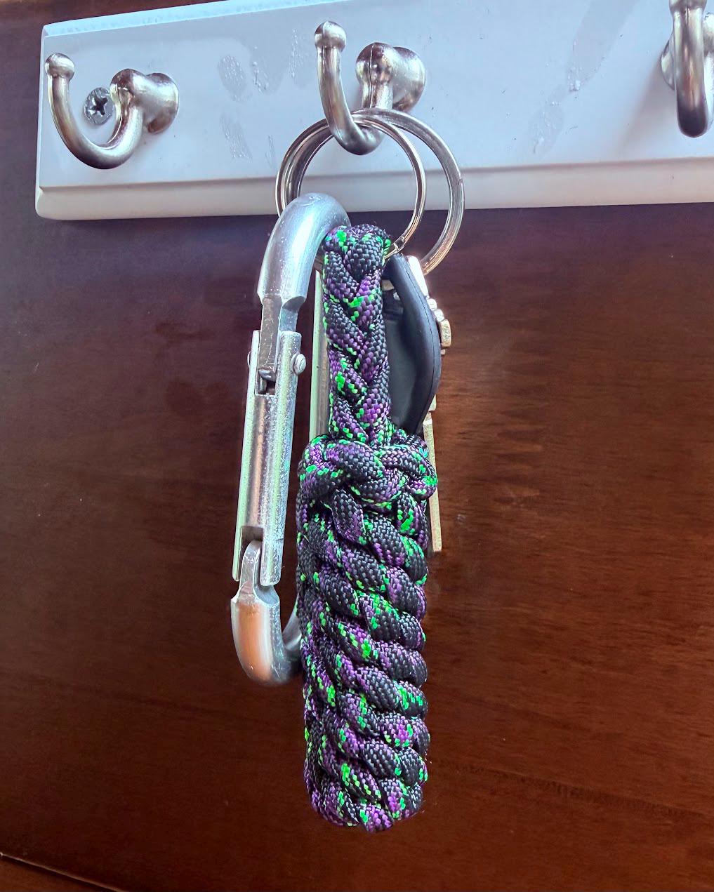 Halloween Paracord Keychain - UV Reactive