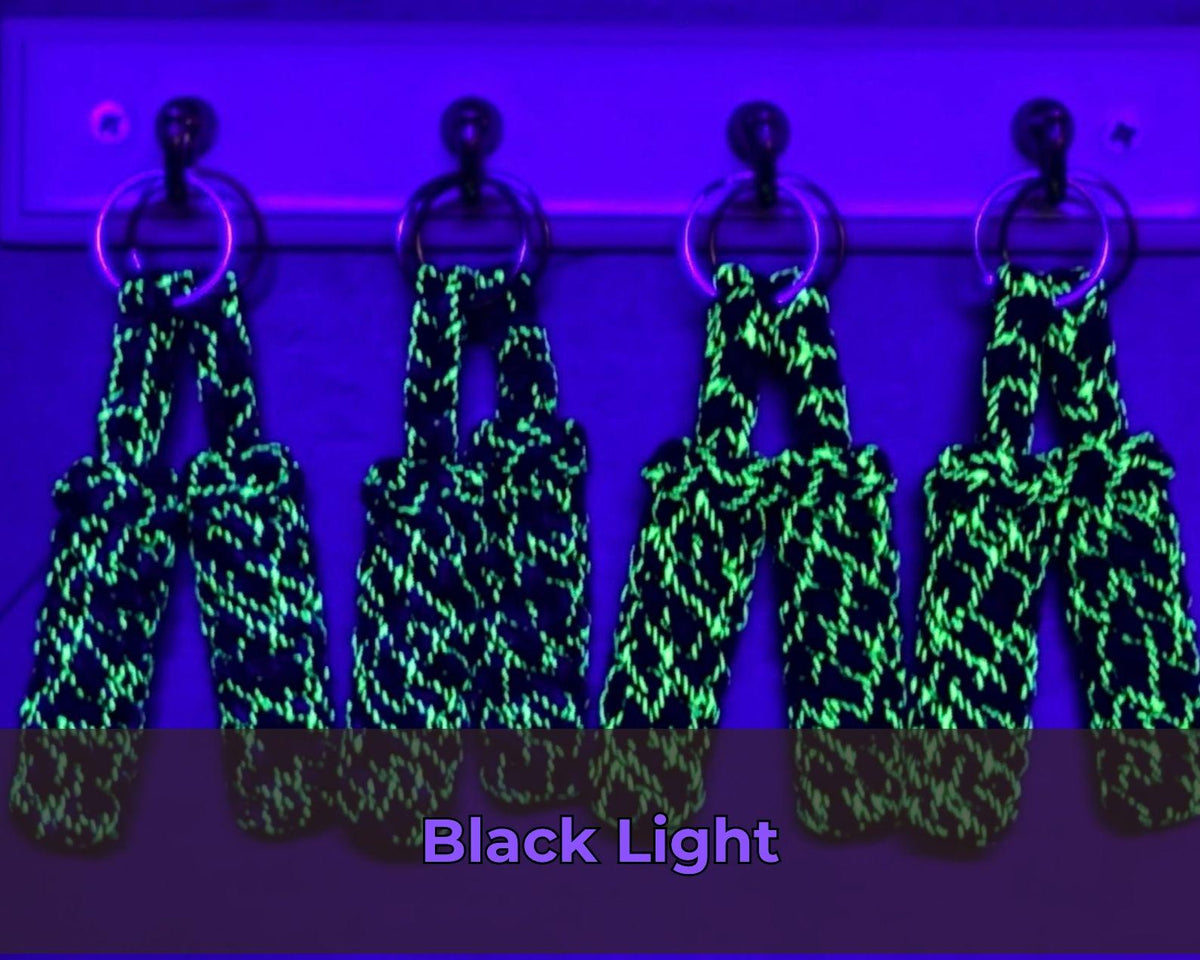 Halloween Paracord Keychain - UV Reactive